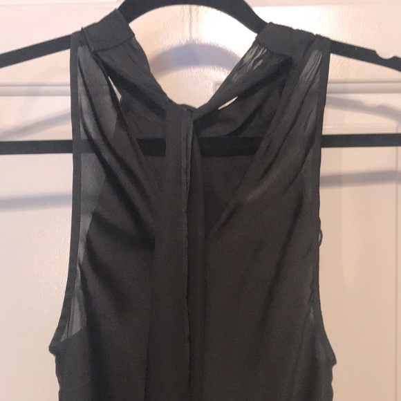 Express Ruffle Blouse - Picture 4 of 4